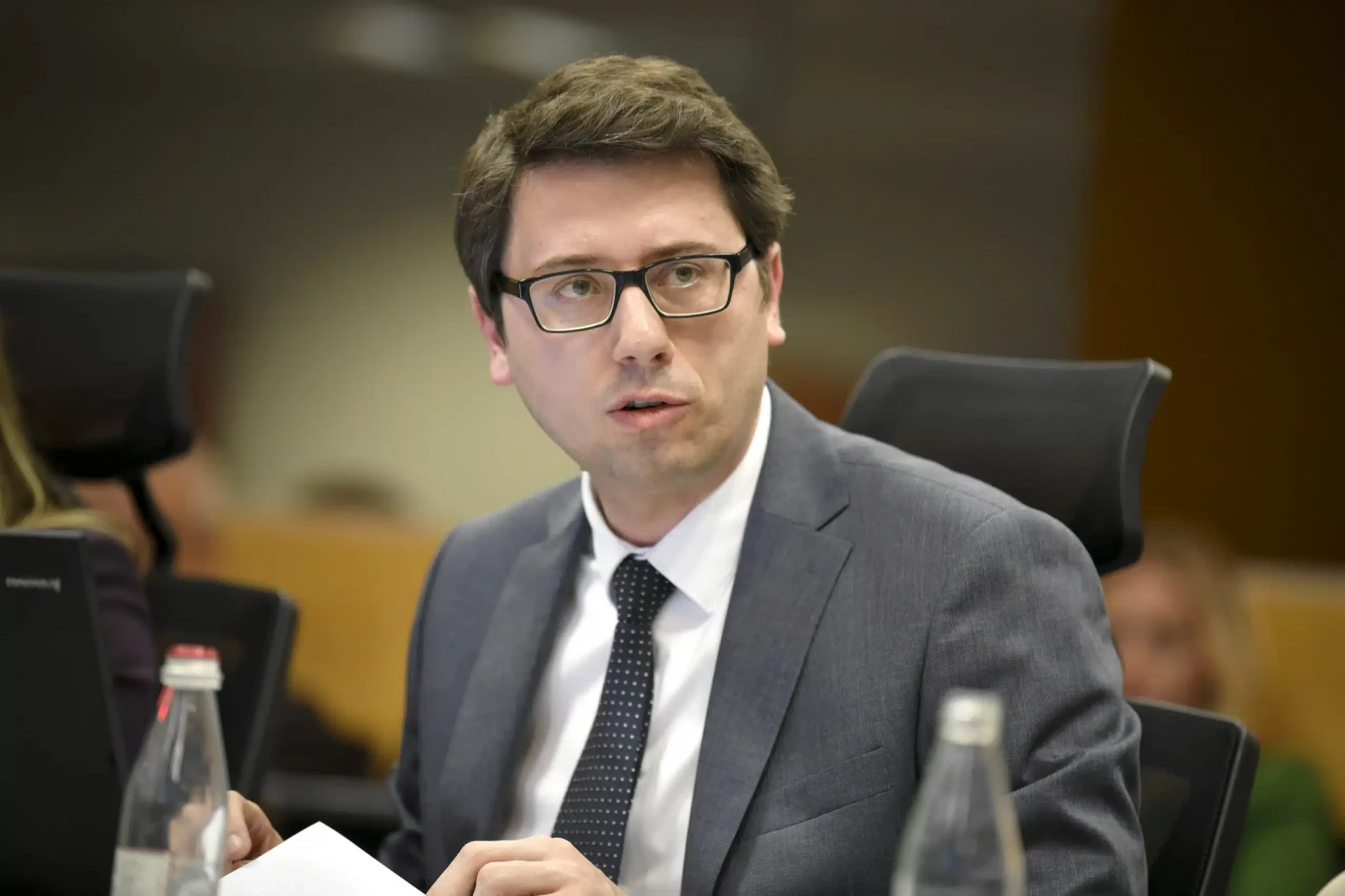 Murati paralajmëron: Mosratifikimi i marrëveshjeve i kushton Kosovës miliona euro