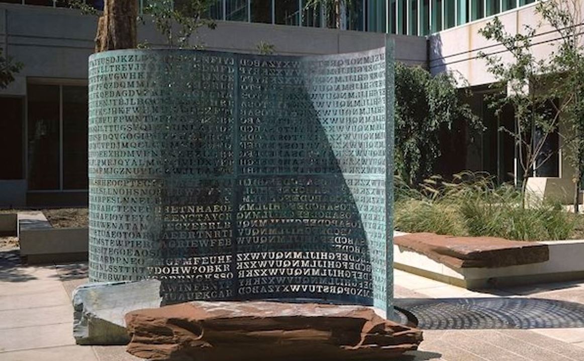 Shitet për 1 milion dollarë skulptura e CIA-s me mesazh të fshehtë