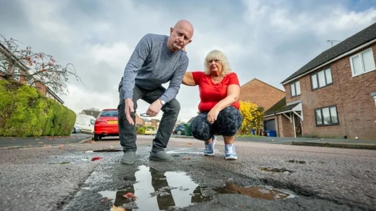 Riparimi i rrugës me gropa në Angli mund të zgjasë deri 103 vjet, thonë autoritetet