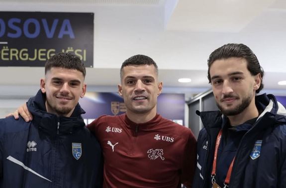 Xhaka, Hajdari dhe Avdullahu: “Ne jemi një” pas vërshëllimave të tifozëve