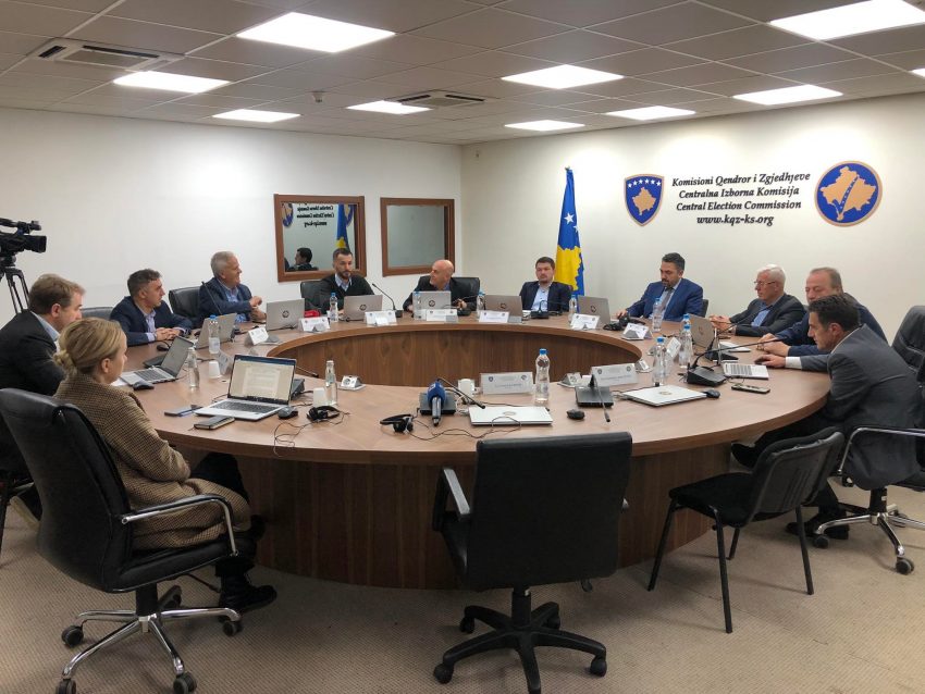 KQZ thjeshton procedurat e votimit për moshat mbi 80 vjeç, nuk kërkohet certifikatë mjekësore