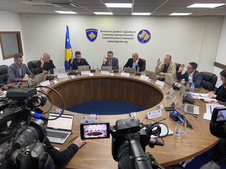 KQZ konfirmon: Paratë për zgjedhjet e 28 dhjetorit ende nuk kanë arritur nga Qeveria