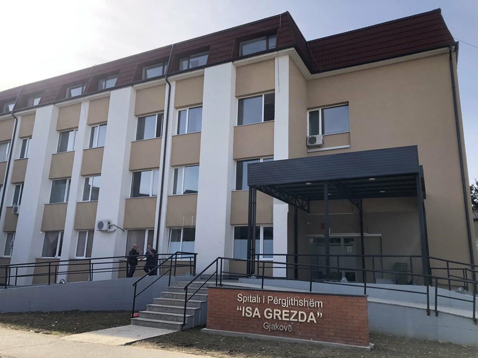 Një grua dërgohet pa shenja jete në spitalin e Gjakovës, nisin hetimet