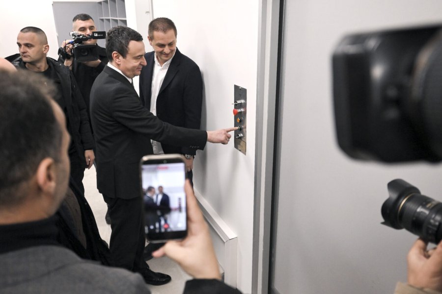 Inaugurohet akseleratori milionësh në QKUK, Kurti: Onkologjia model për Kosovën dhe rajonin