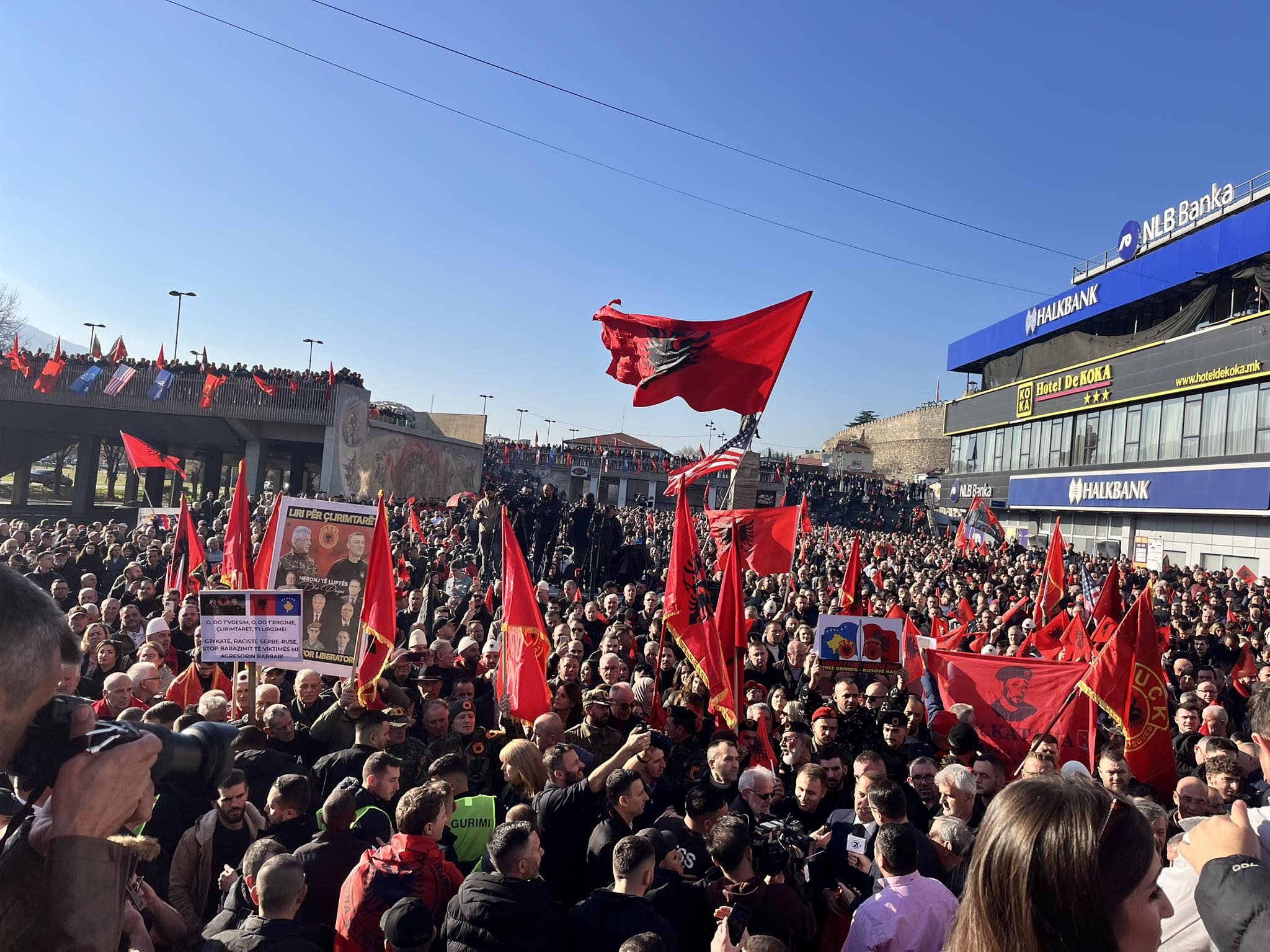 Fillon protesta për ish-krerët e UÇK-së në Shkup