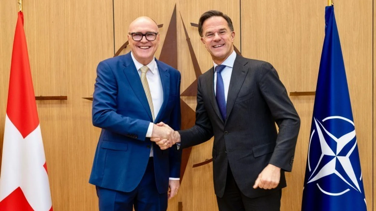 Rutte shpreh mirënjohje për praninë ushtarake të Zvicrës në Kosovë