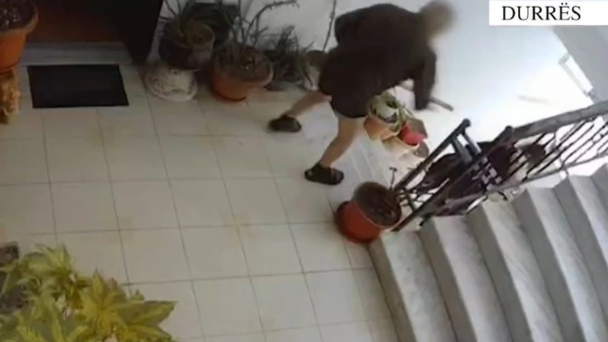 Ngjarje e rëndë në Durrës: arrestohet 76-vjeçari pasi goditi rëndë bashkëshorten me sende të forta në kokë