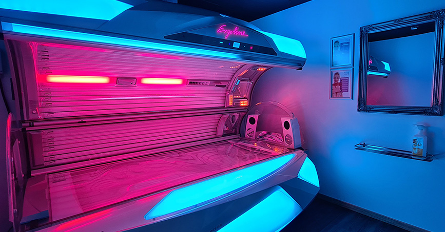 Solariumet dëmtojnë lëkurën dhe rrisin trefish rrezikun për melanomë