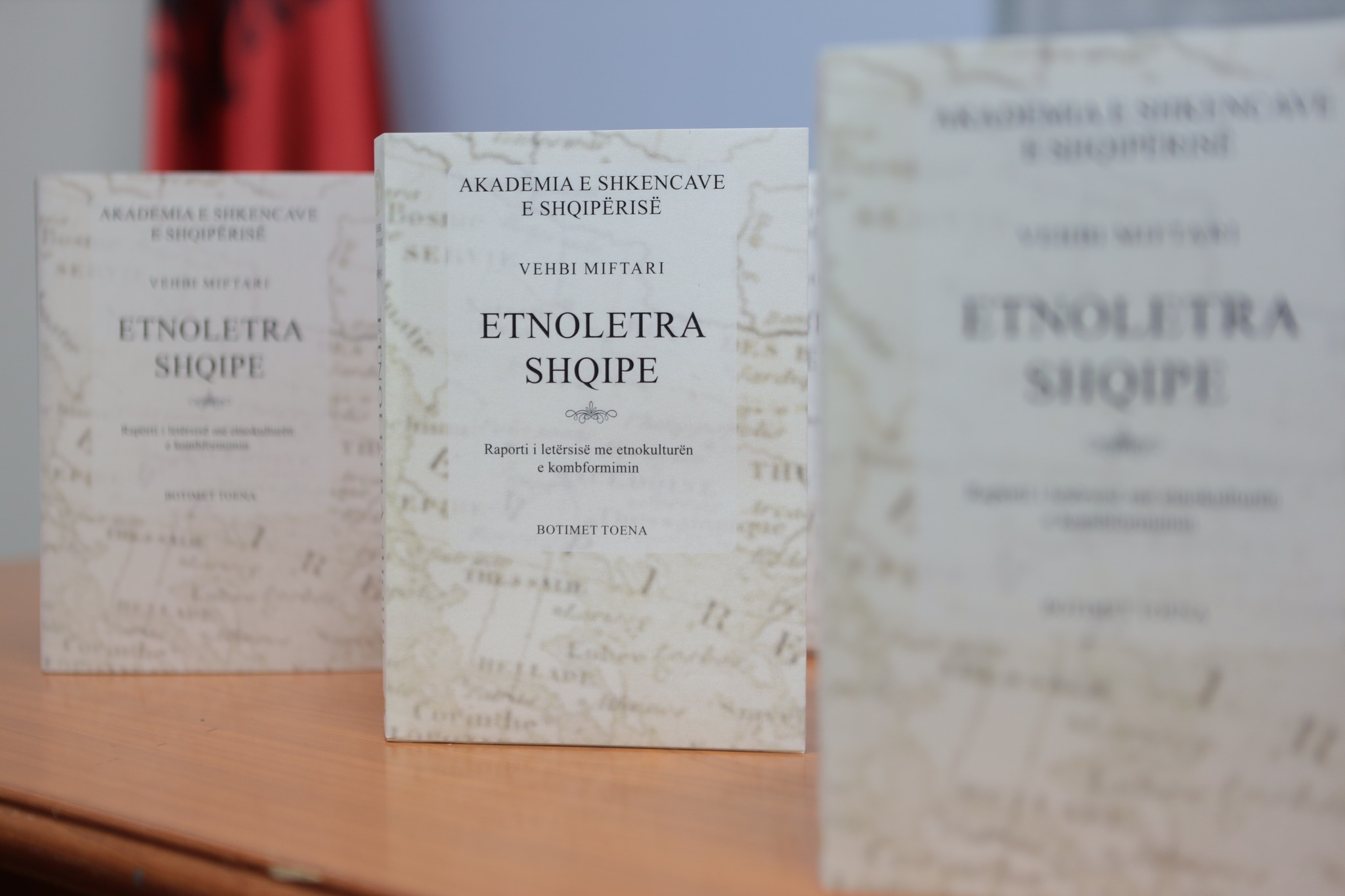 Promovohet në Prishtinë libri “Etnoletra Shqipe” i studiuesit Vehbi Miftari