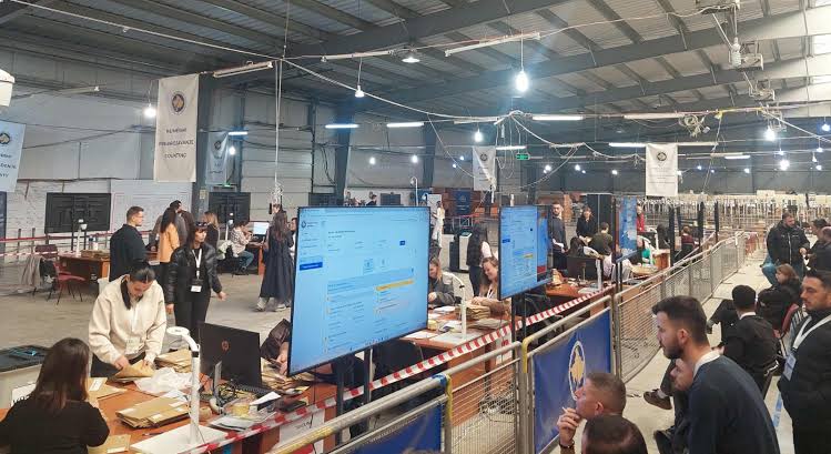 Vazhdon rinumërimi i votave, në QNR shtohet numri i tavolinave