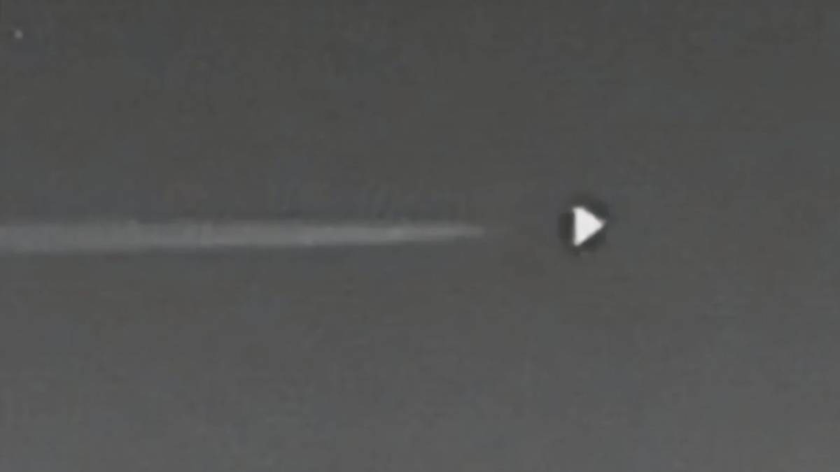 Pamje misterioze mbi Zonën 51 nxisin dyshime për një UFO në formë trekëndëshi