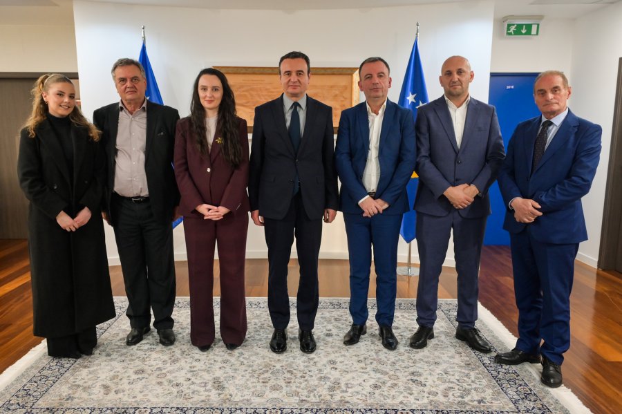 Kurti pret krijues shqiptarë nga Mali i Zi në kuadër të Festivalit Poetik të Prishtinës