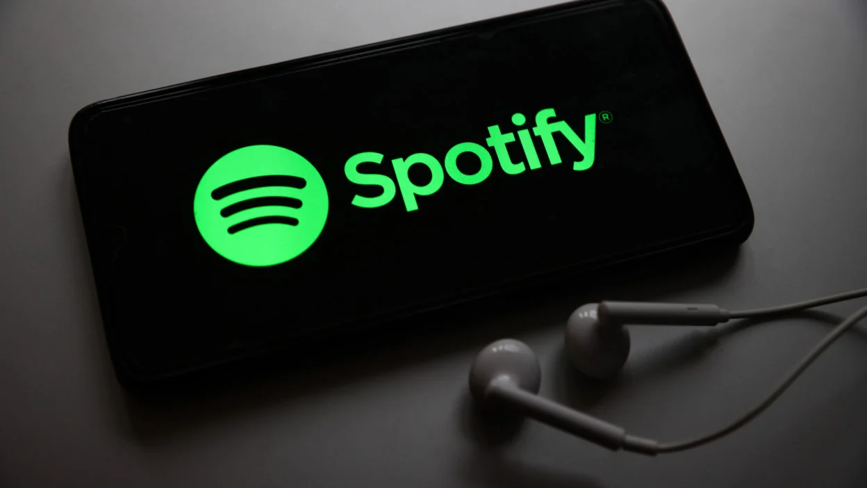 Spotify thyen rekordin e pagesave, 11 miliardë dollarë për industrinë muzikore në 2025