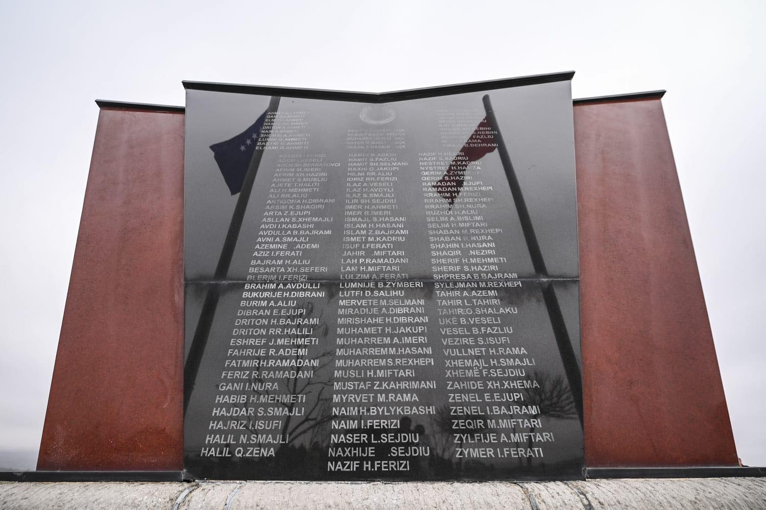 Osmani përkujton viktimat e Likoshanit dhe Qirezit