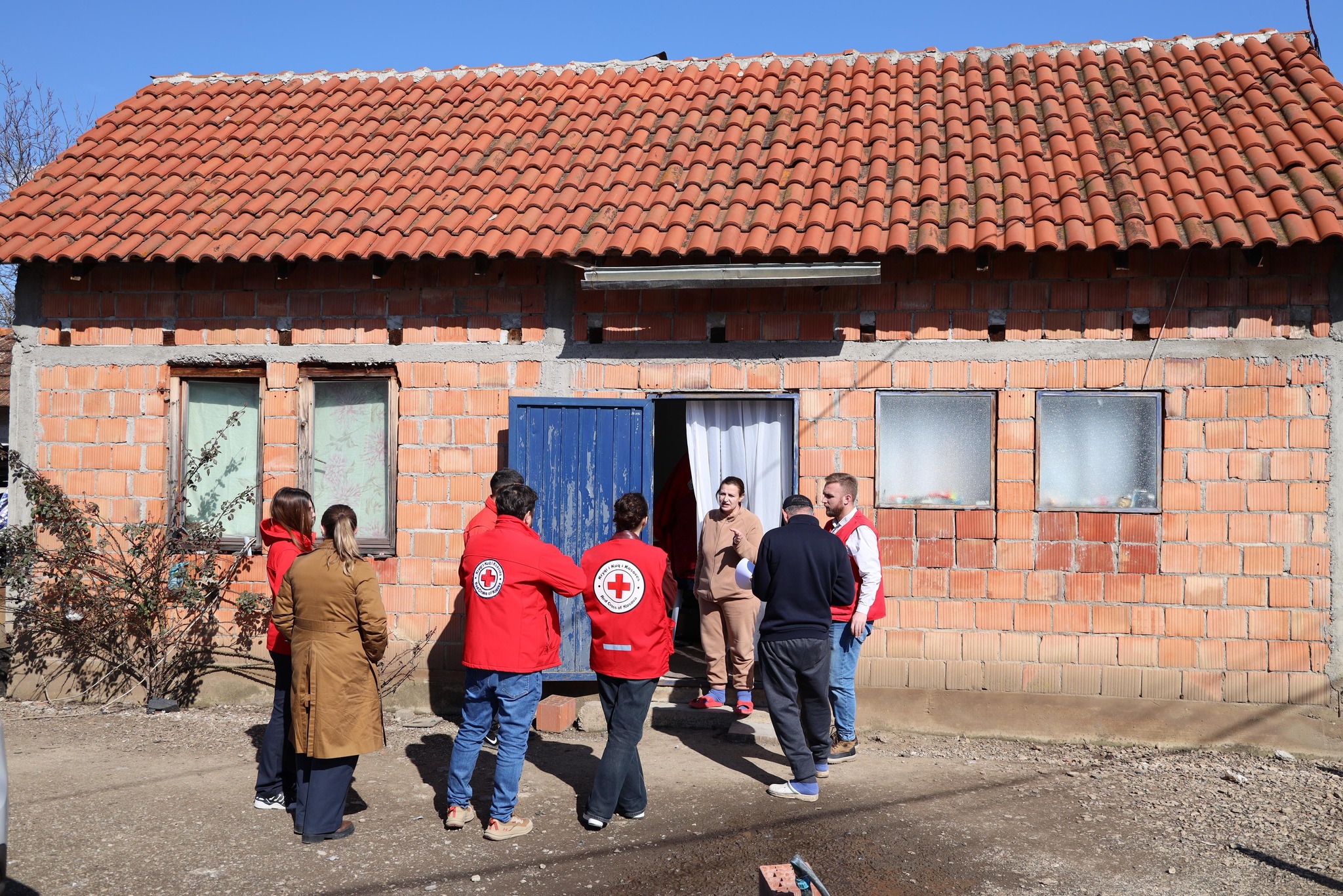 Kryqi i Kuq ndihmon 44 familje në Drenas pas vërshimeve