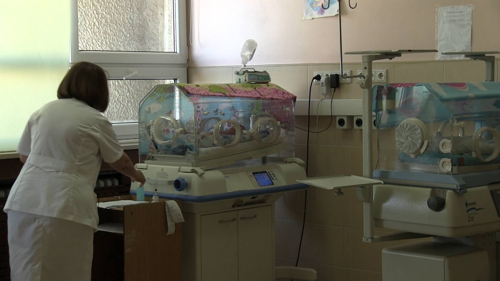 Rriten rastet e foshnjave të braktisura në QKUK