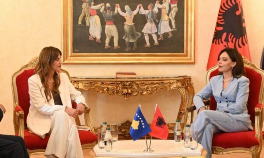 Albulena Haxhiu pret nesër në takim ministren e Jashtme të Shqipërisë, Elisa Spiropali