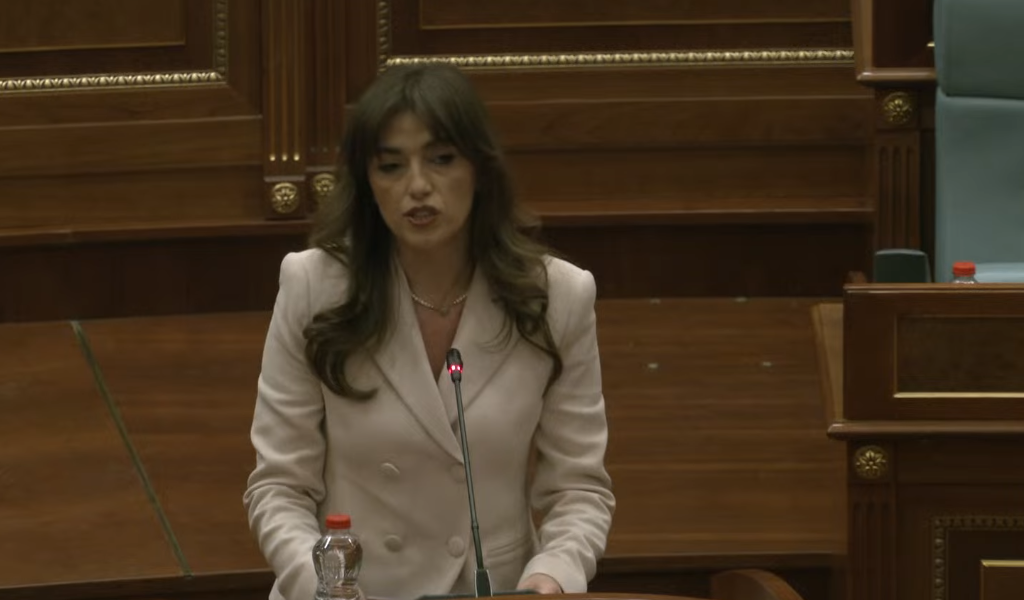 Haxhiu: Presim që ish-krerët e UÇK-së të kthehen sa më parë në vend, pranë familjeve të tyre