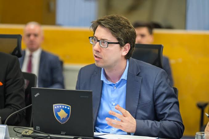 Murati: Shpërndarja e Kuvendit me dekret është kundër-kushtetuese, u bllokuan vendime të rëndësishme