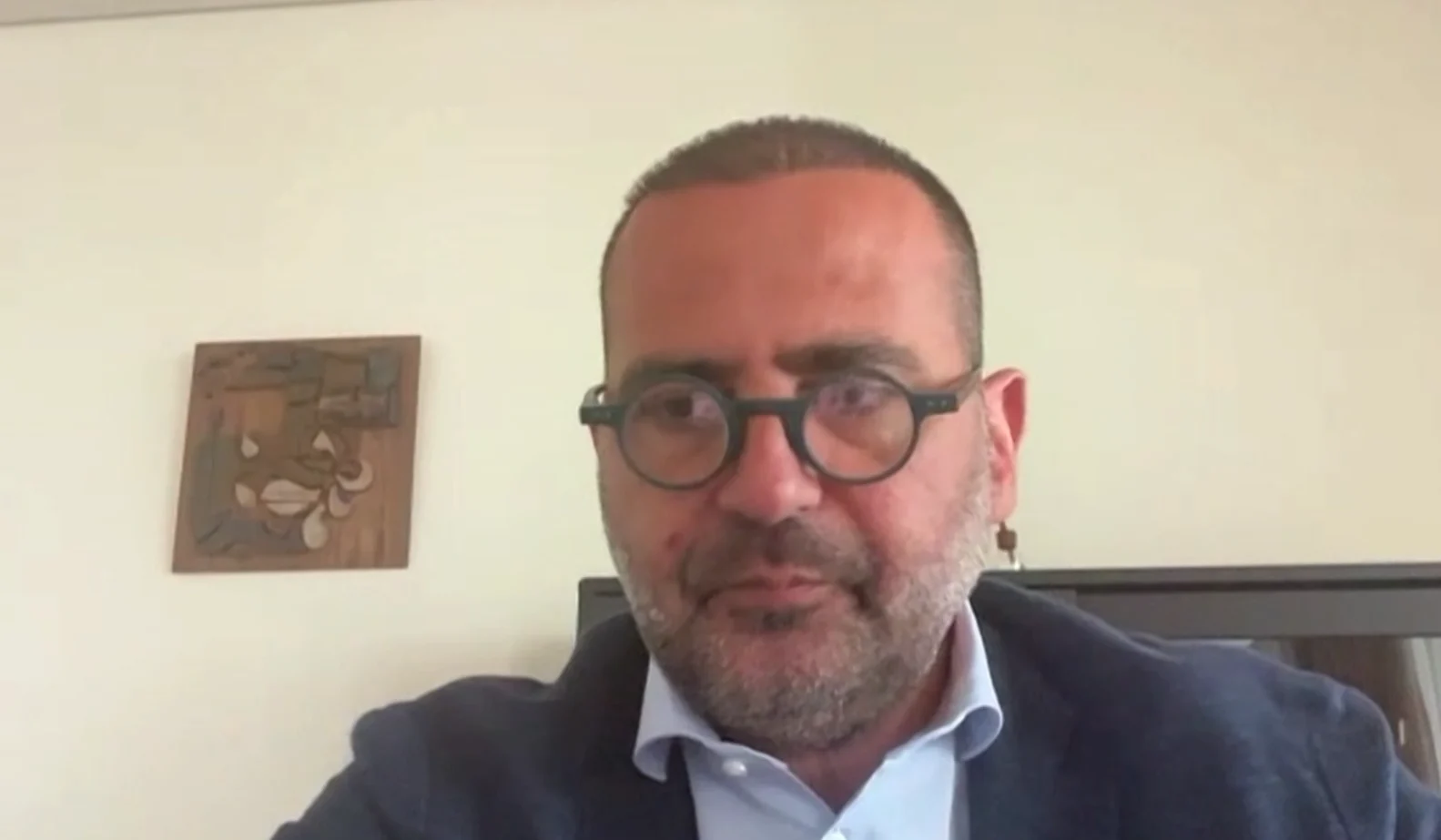 1500 shqiptarë në Dubai, ambasadori Kurtezi në Emiratet e Bashkuara: Nuk ka vend për panik