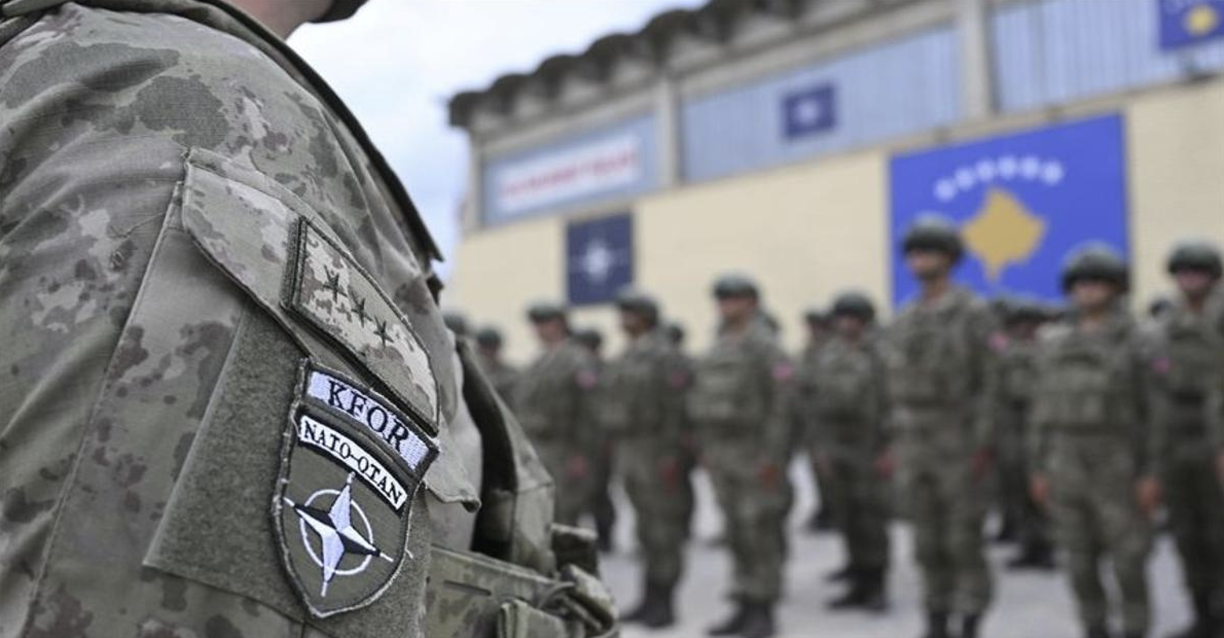 Ish-zëdhënësi i NATO-s: KFOR-i duhet të qëndrojë në Kosovë deri në anëtarësimin në NATO