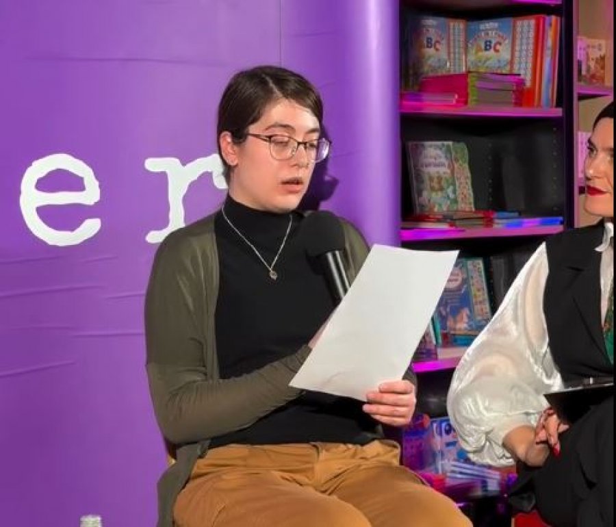 Hana Ejupi prezanton poezinë “Lagjja pa drita”, një pasqyrim i ndjenjave të heshtura