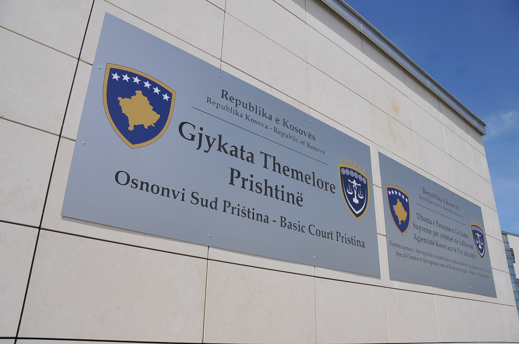 Gjykata Themelore dënon me 52 vjet burgim pesë të akuzuarit në rastin e dhunimit të 11-vjeçares në Prishtinë