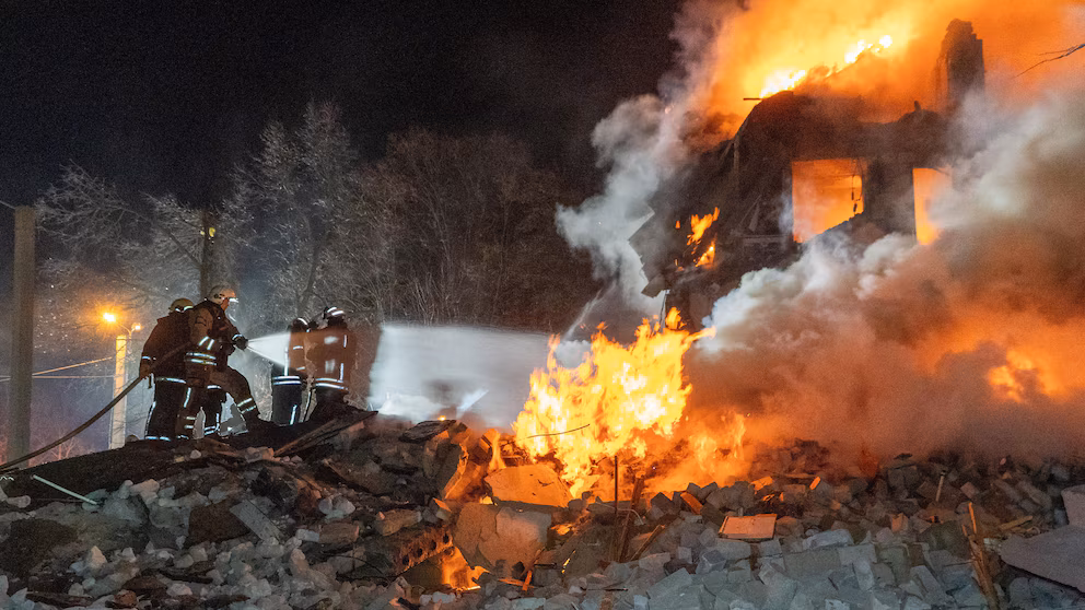 Rusia sulmon me dronë dhe raketa në Ukrainë, të paktën shtatë të vrarë në Kharkiv