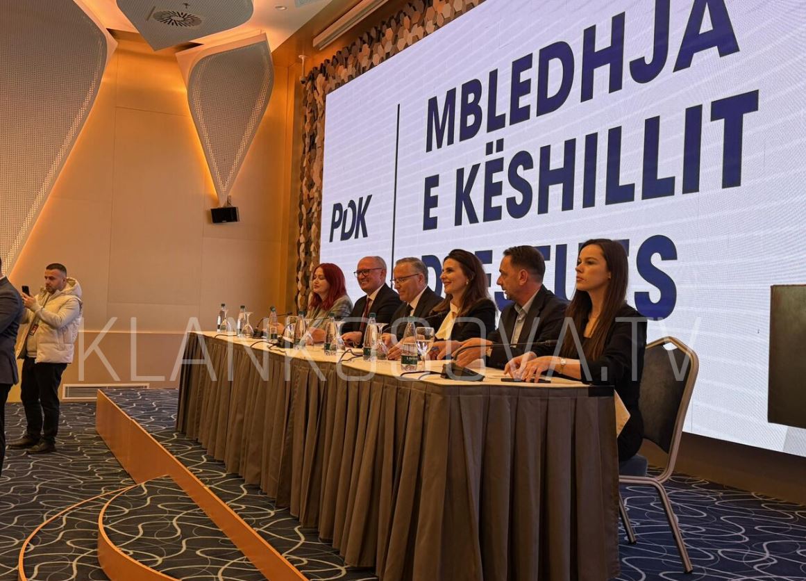 Nis mbledhja e Këshillit Drejtues të PDK-së