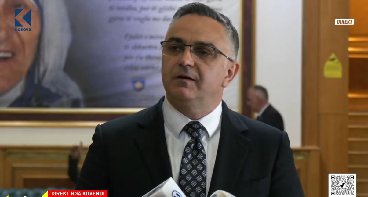 Edhe AAK kërkon që Feride Rushiti të tërhiqet nga kandidatura për presidente