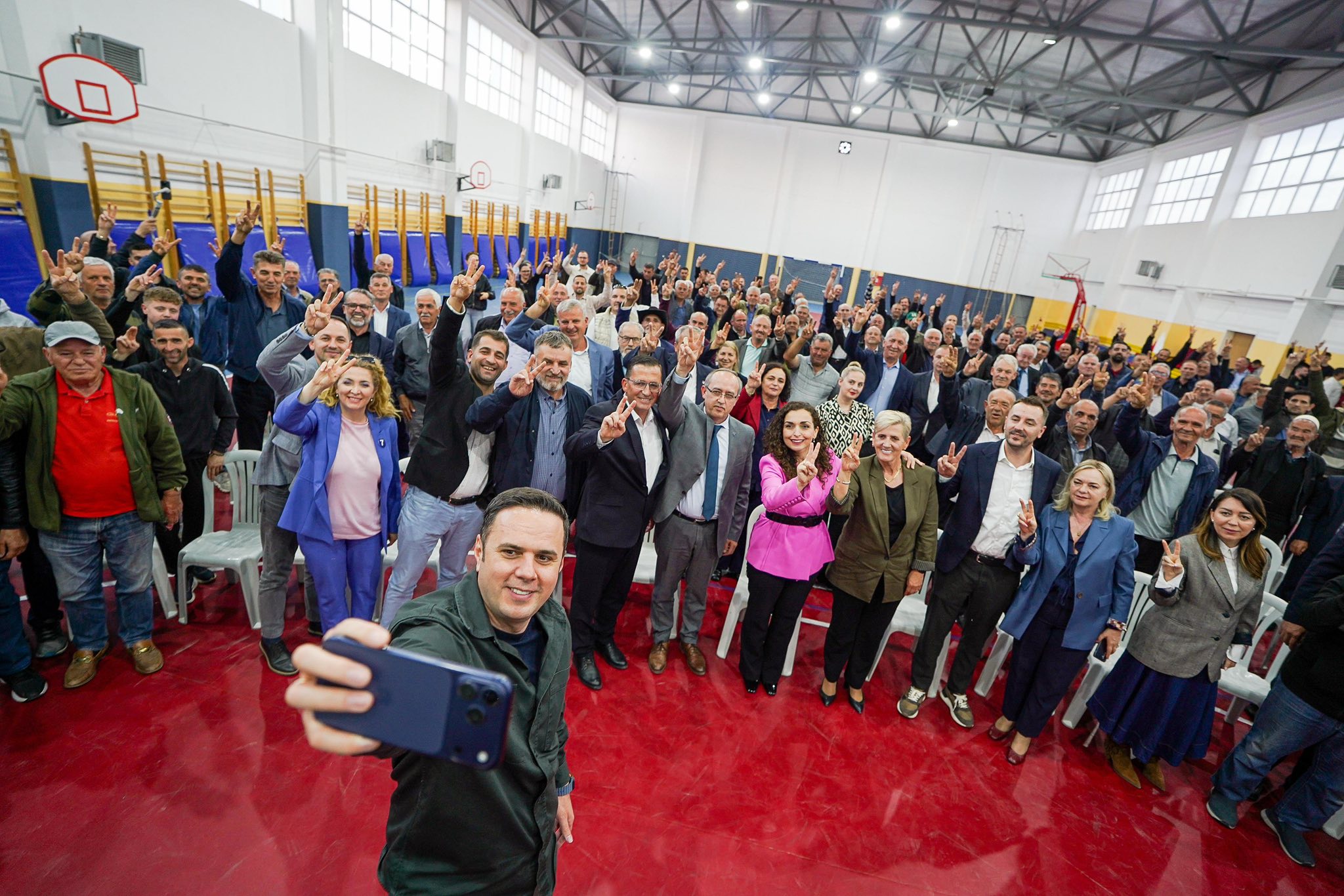 Avdullah Hoti pret në Ratkoc, Osmanin e Abdixhikun (VIDEO)