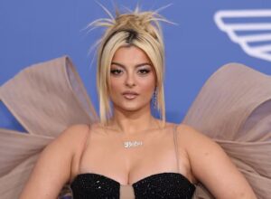 “Kemi luftuar ta ruajmë gjuhën”, Bebe Rexha mbështet protestën e studentëve shqiptarë në Shkup