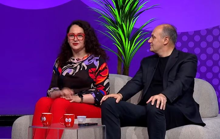 Enver Hoxhaj krah bashkëshortes, flasin për familjen dhe fëmijët! (VIDEO)