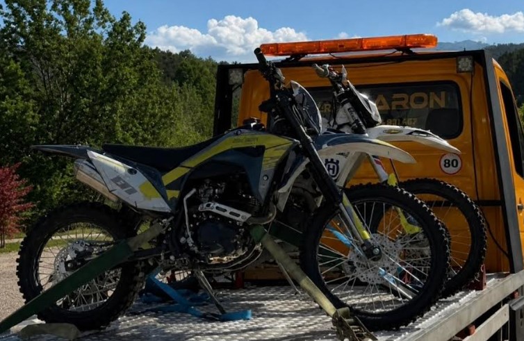 Ferizaj: Dy shoferë motoçikletash gjobiten për shkelje të rënda në trafik