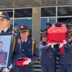 Mes duartrokitjeve, polici i vrarë në Maliq përcillet për në banesën e fundit