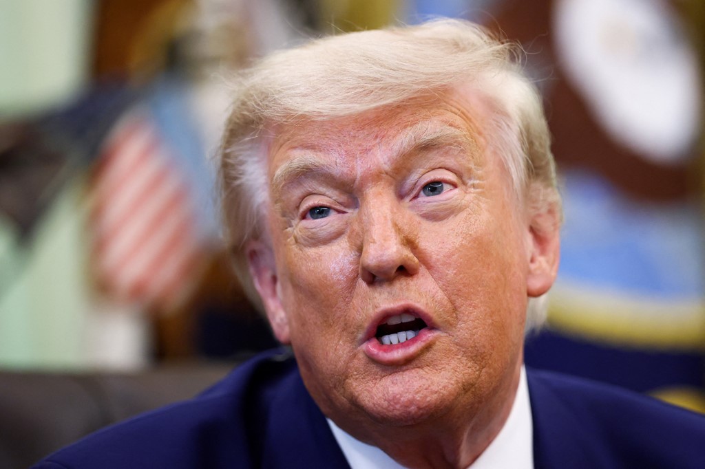 Trump tregon se kur do të rihapet Ngushtica e Hormuzit