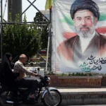 Lideri suprem i Iranit bën thirrje për hakmarrje pas vrasjes së babait të tij