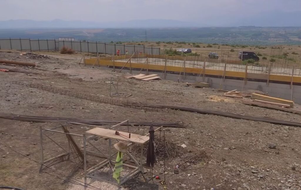 Panelet solare në Kramovik: Ndërtimi nis 2 muaj pas afatit për përurim (VIDEO)