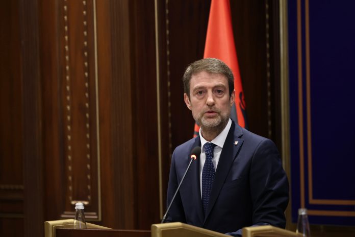 Shqipëria i përgjigjet Vuçiqit: Retorika nacionaliste s’mund ta tërheqë zvarrë rajonin