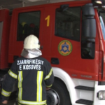 Digjet një shtyllë elektrike në Bërnicë, intervenojnë zjarrfikësit