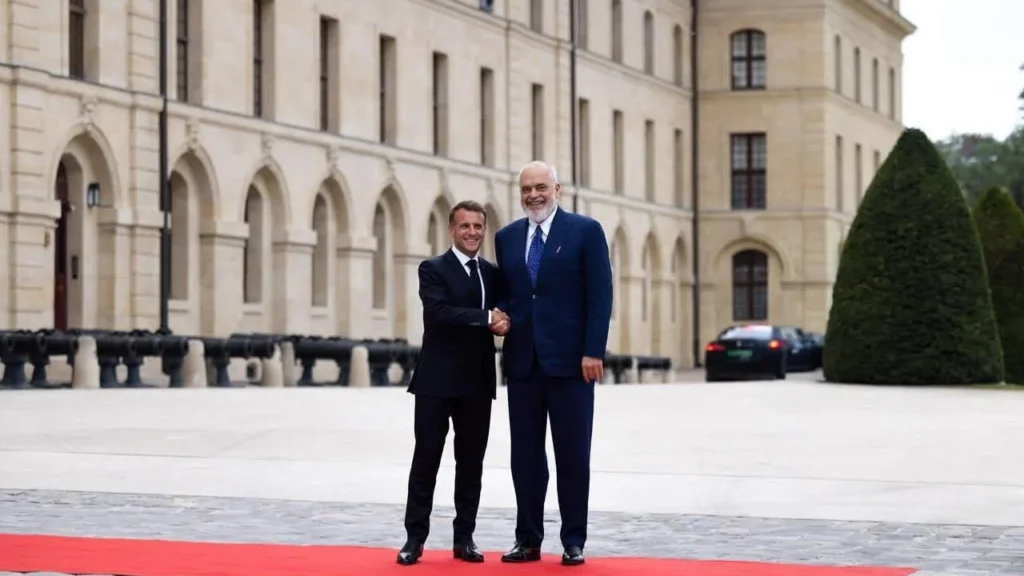 Samiti në mbështetje të Ukrainës, Rama ndan pamje nga takimi me Macron