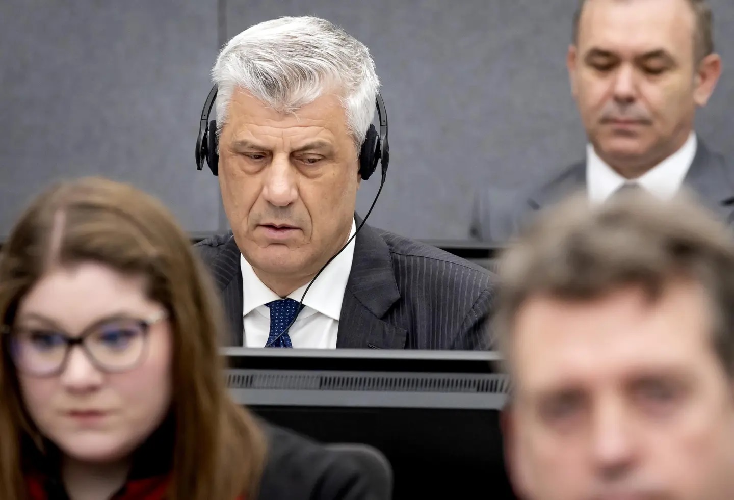 Thaçi hoqi dorë nga vizitorët “e ndaluar”, Mbrojtja jep detajet në përgjigjen për ZPS (VIDEO)